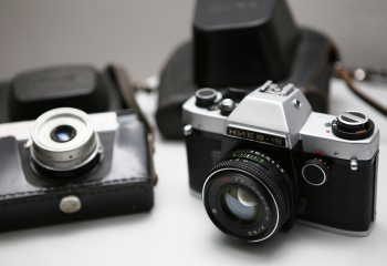 Продать старый советский пленочный фотоаппарат, объектив в Красноярске